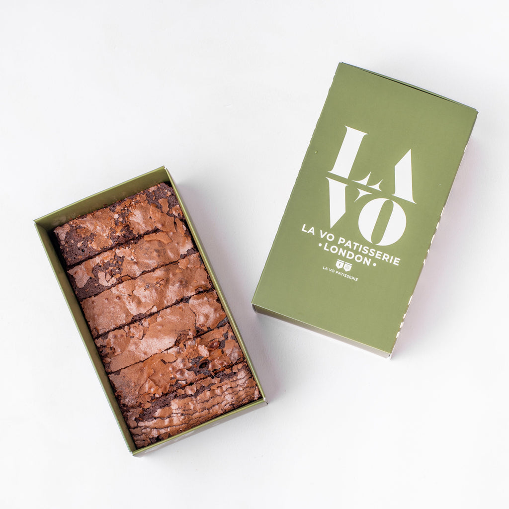 The ULTIMATE Gift Bundle (Red Velvet Cake + 1 x 6 Box Macarons + 1 x Brownie Slice Box ) - LA VO PATISSERIE