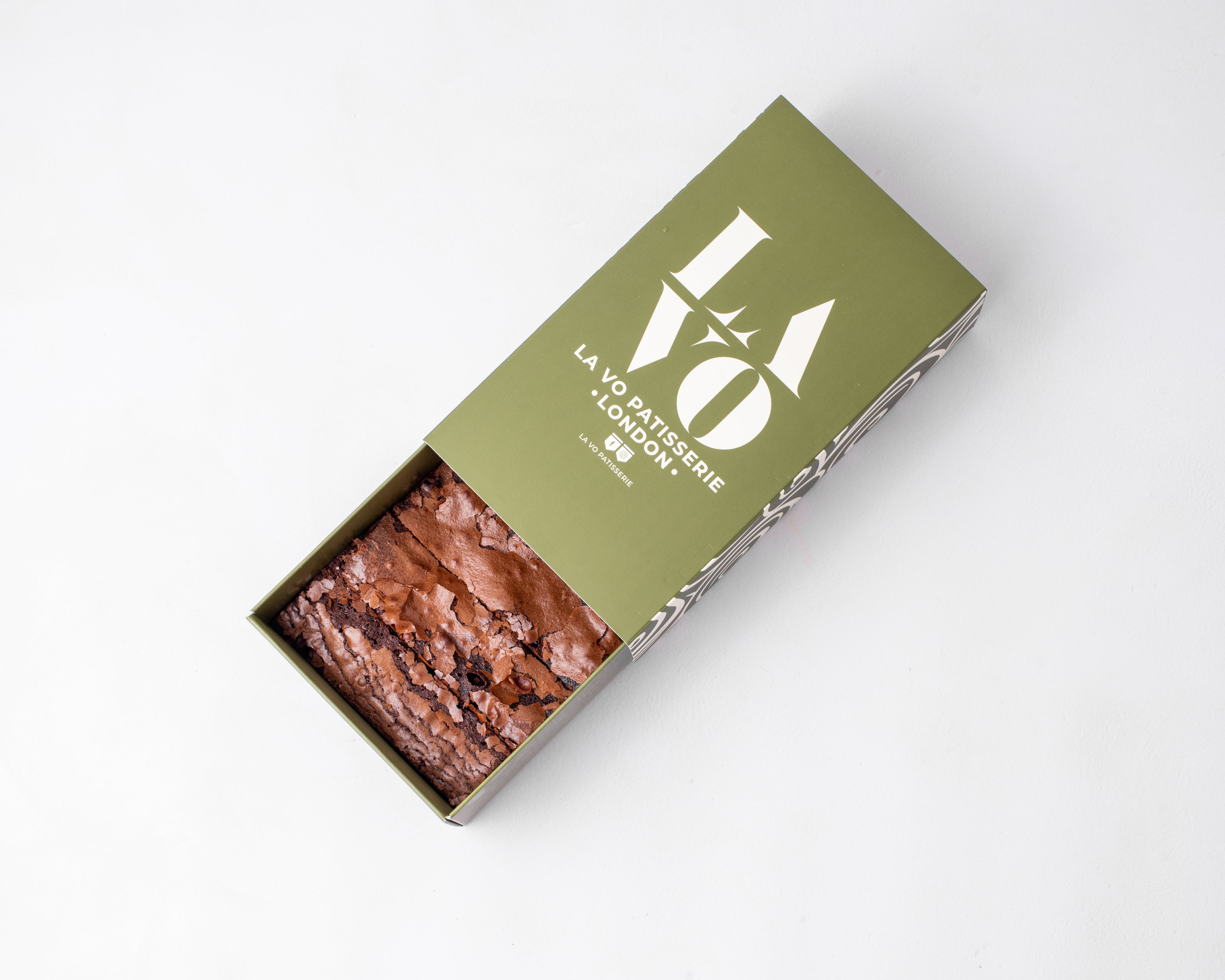 The ULTIMATE Gift Bundle (Mango & Passionfruit Cake + 1 x 6 Box Macarons + 1x Brownie Slice Box ) - LA VO PATISSERIE